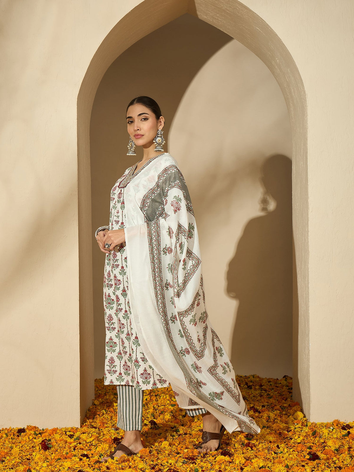 Pearl Garden Floral Printed White Lace Kurta Set with Dupatta
