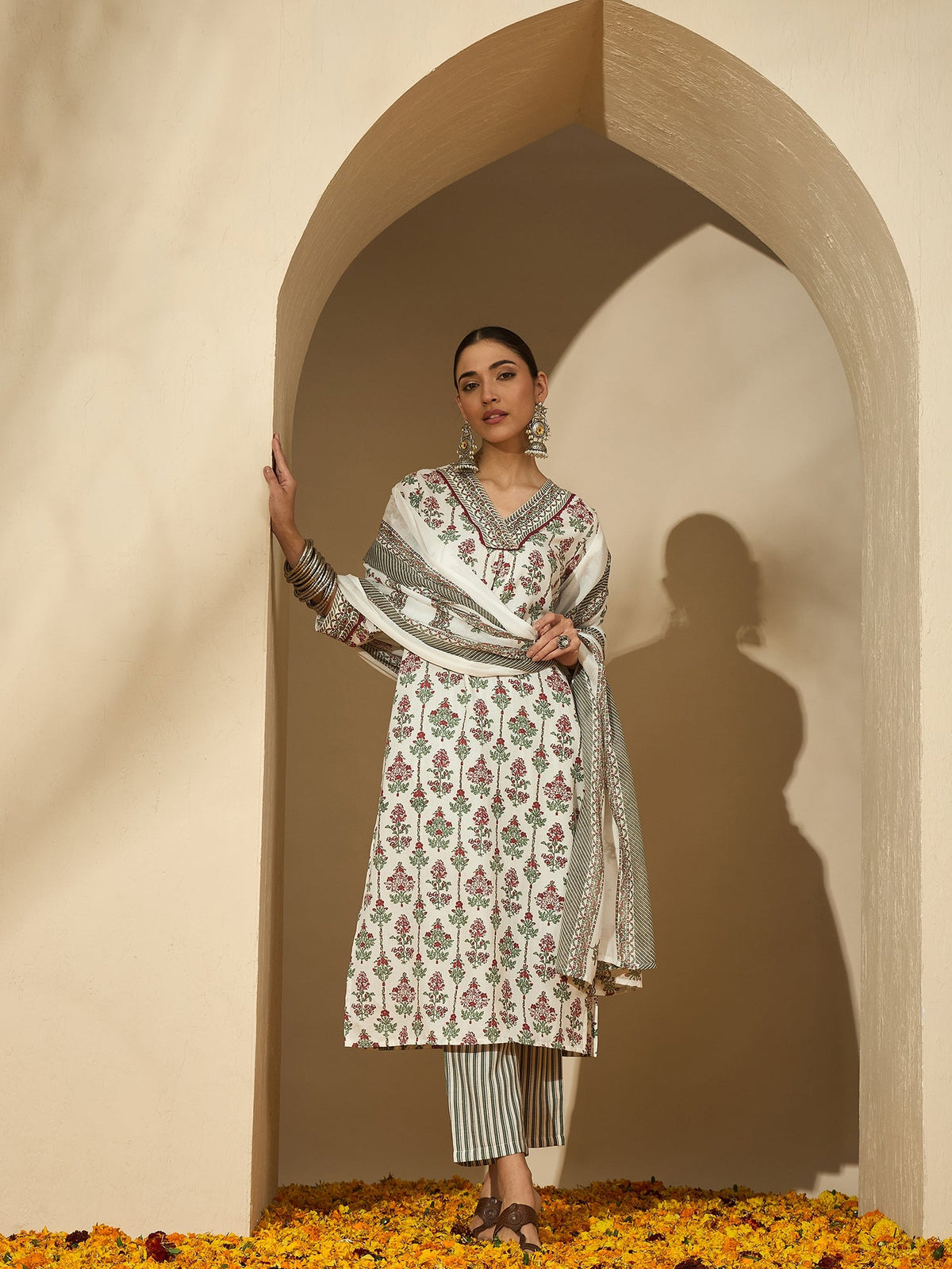 Pearl Garden Floral Printed White Lace Kurta Set with Dupatta
