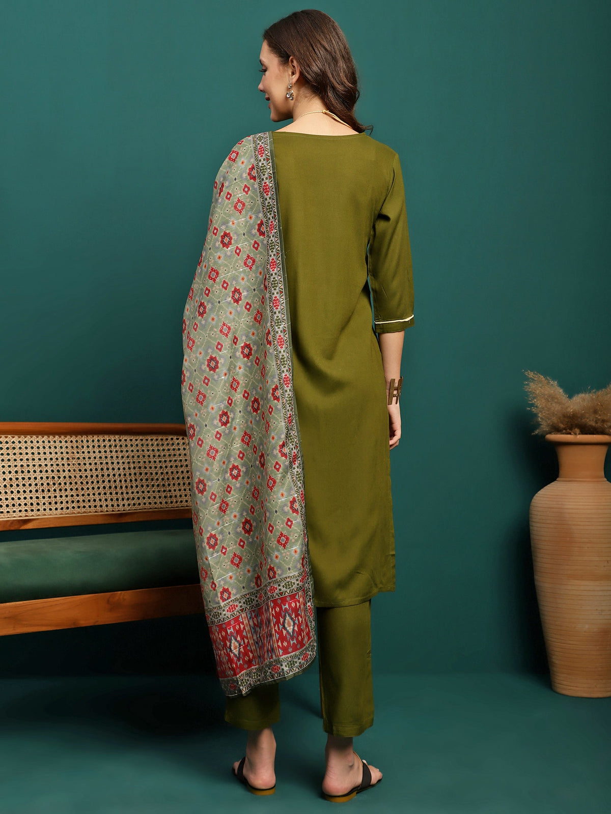 Serene Thread Floral Embroidered Kurta with Trousers & Dupatta