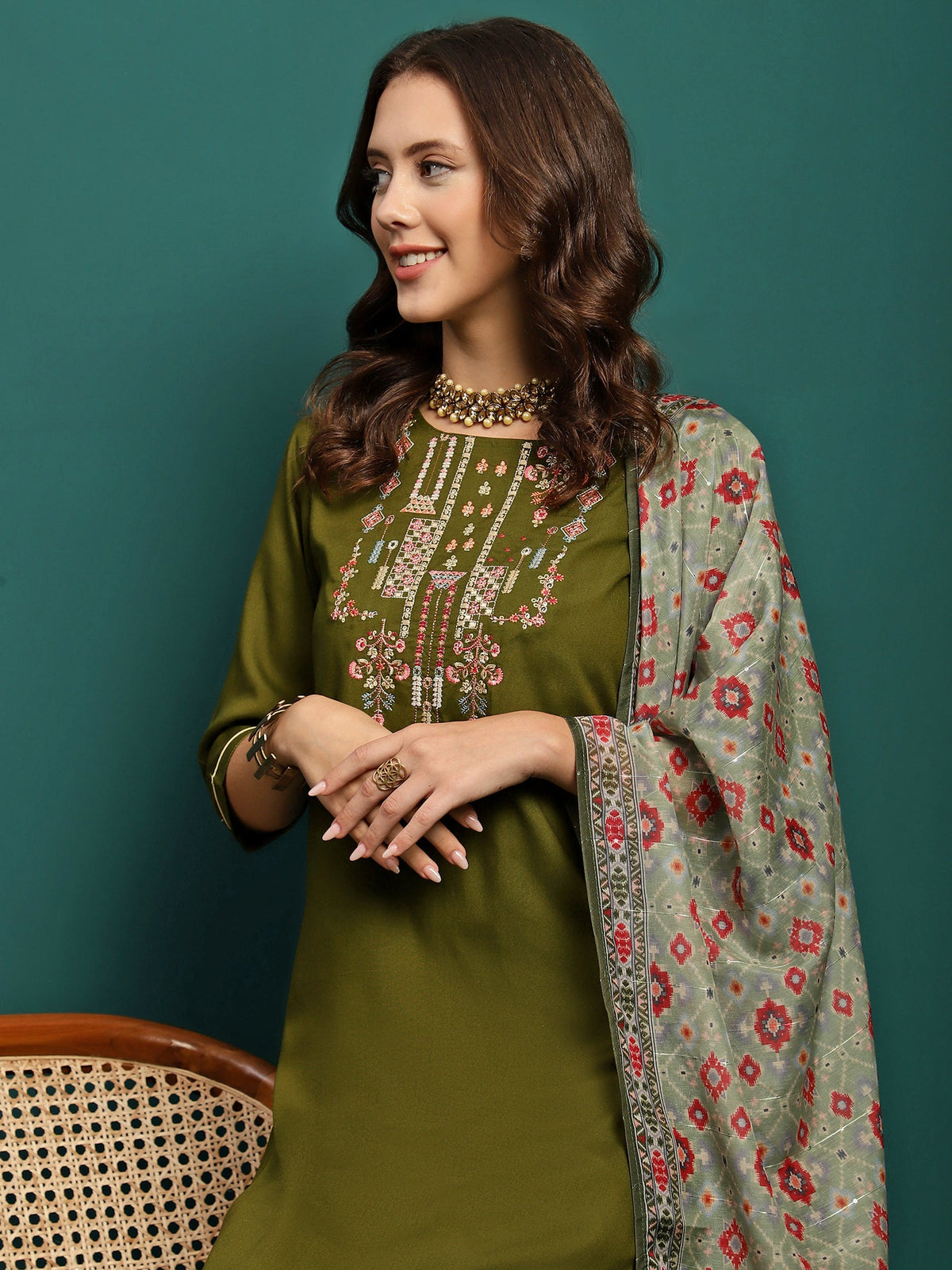 Serene Thread Floral Embroidered Kurta with Trousers & Dupatta