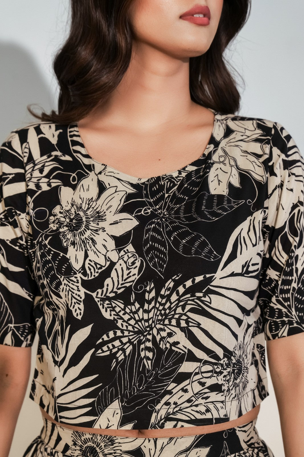 Black Tropical Printed Co-ord Set for Women – Crop Top & Pants