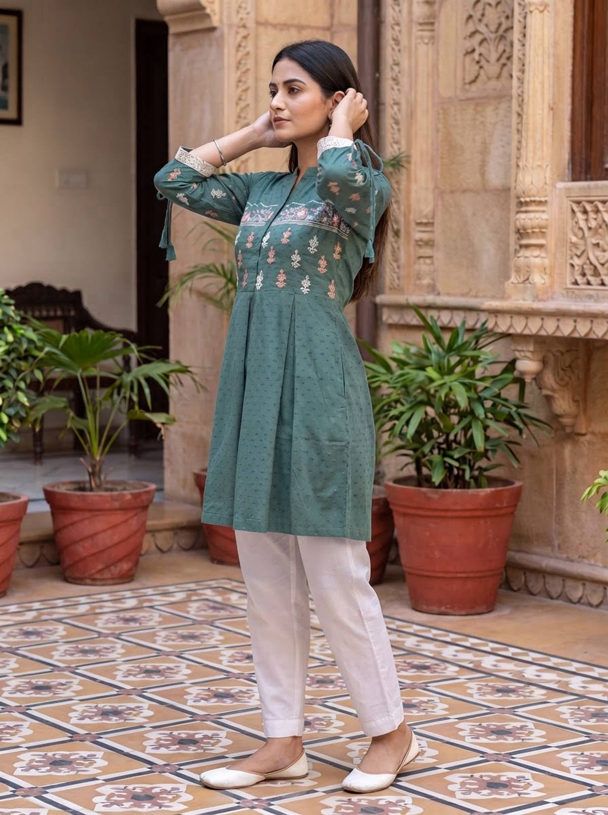Mehrunnisa kurti